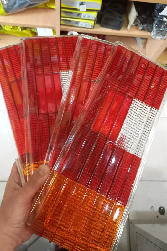 طلق چراغ خطر عقب راست پیکان