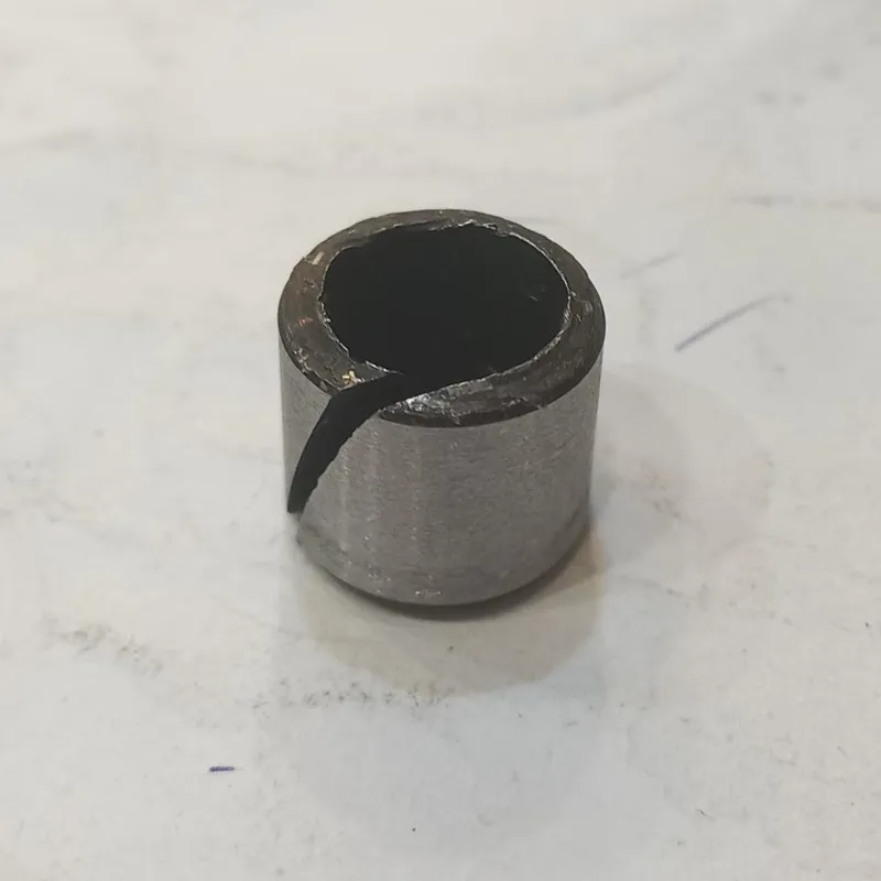 بوش چاکدار سر سیلندر 405