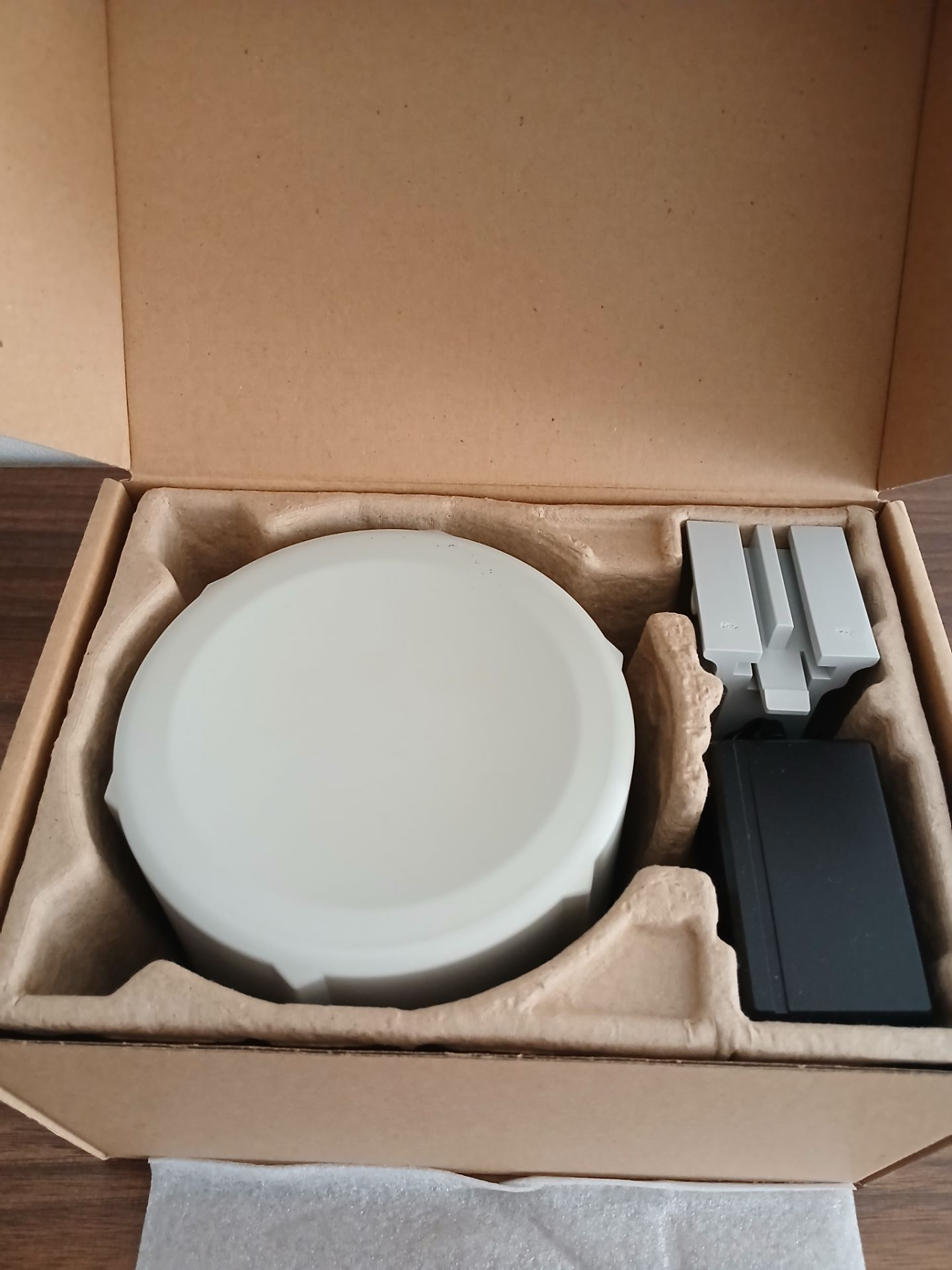 رادیو وایرلس میکروتیک SXT LTE Kit (فوق العاده قوی)