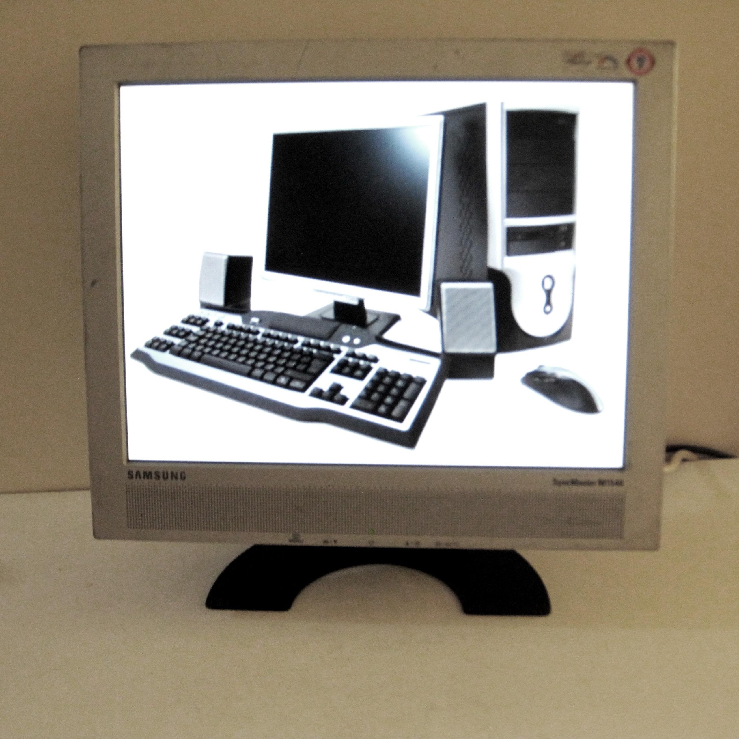 مانیتور 15 سامسونگ SAMSUNG LCD سالم، اسپیکردار