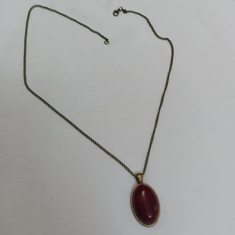 ست گردنبند و پلاک زیبا با رنگ ثابت و طرح زیبا