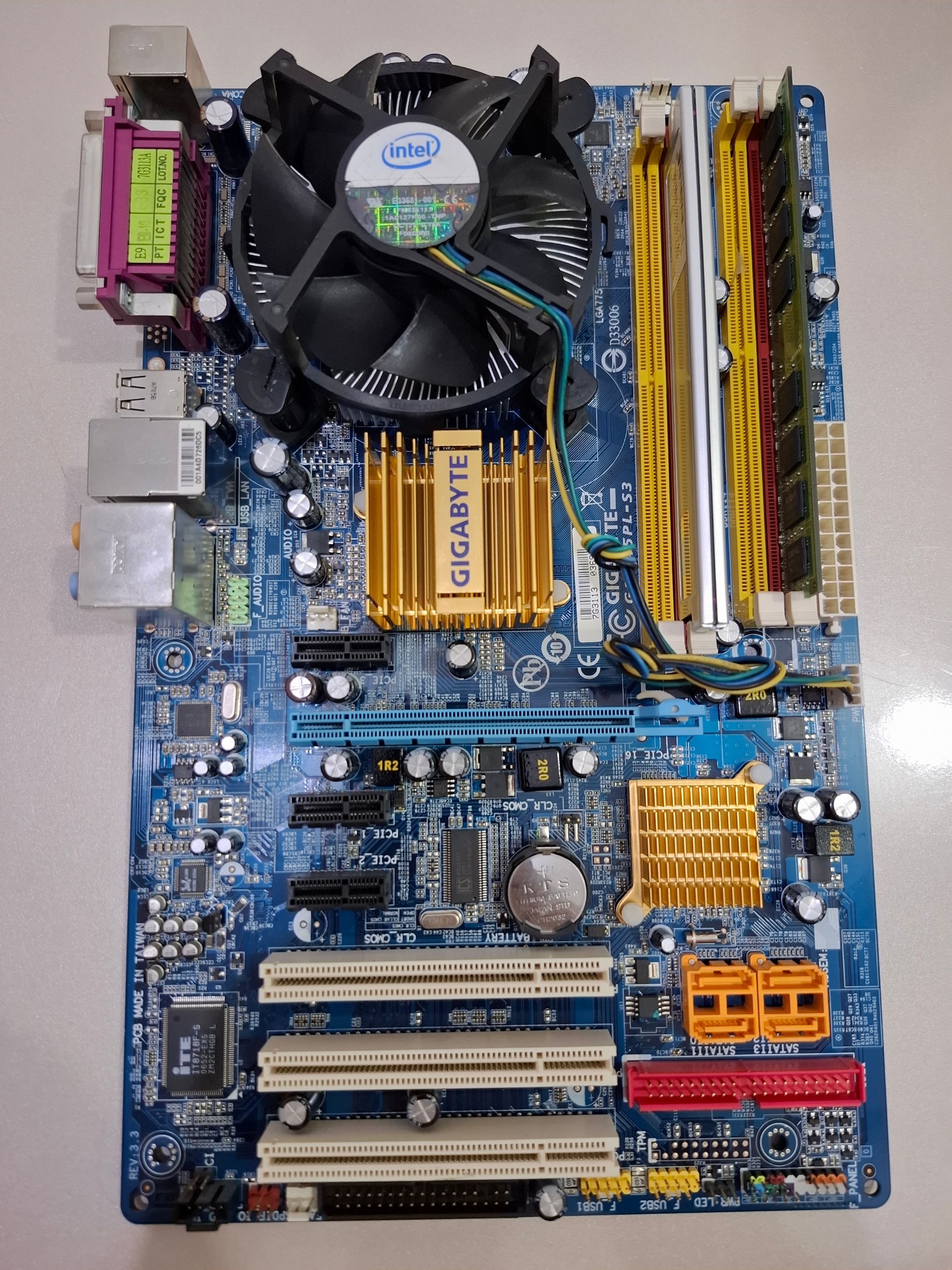 باندل Gigabyte 945PL E5300 Ram 2G فن