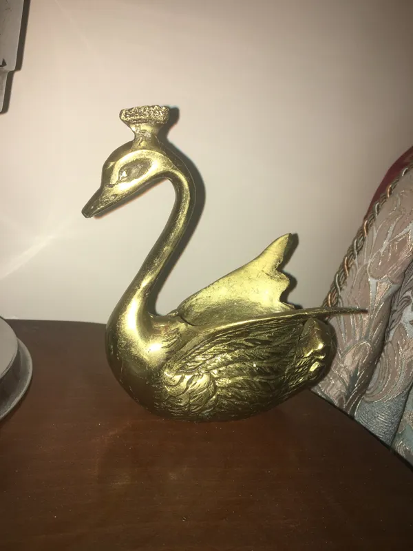 یک جفت مجسمه برنز قو