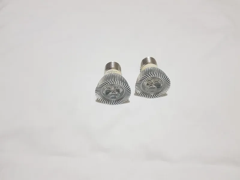 لامپ سرپیچخور دارای 3 LED لنزی