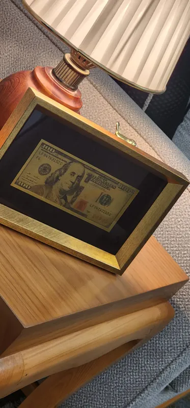 100$دلاری روکش آبکاری طلا 24 با قاب سلطنتی