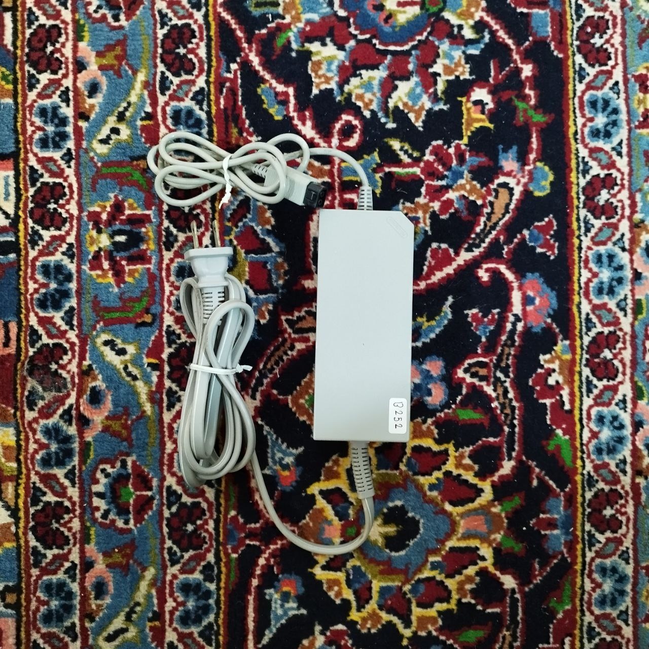 Wii ( آداپتور اصلی Wii ردیف B252)
