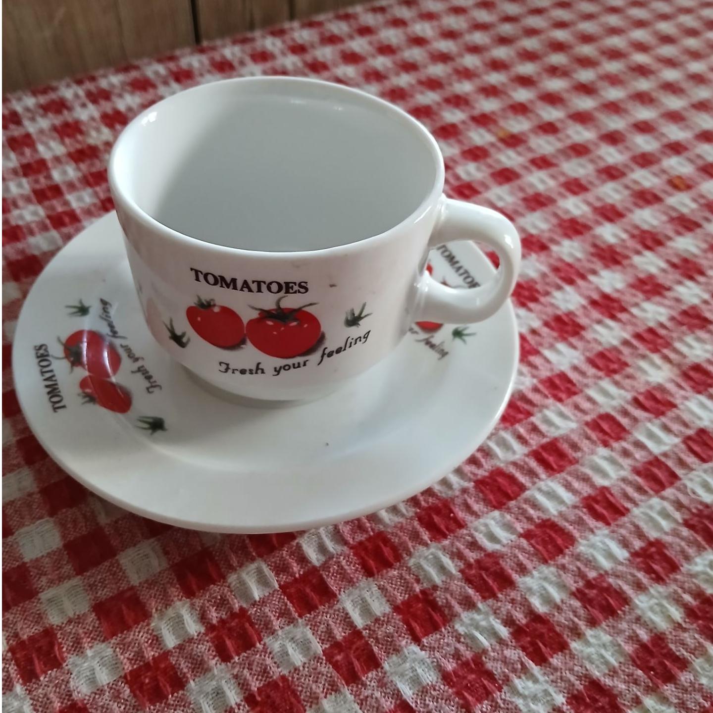 فنجان و نعلبکی قدیمی