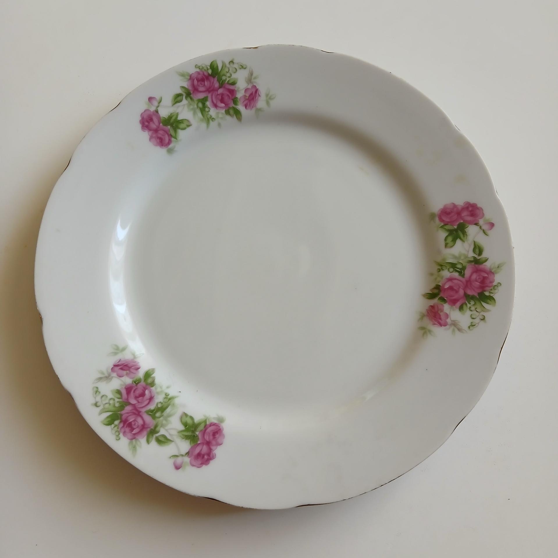 بشقاب گل سرخی قدیمی