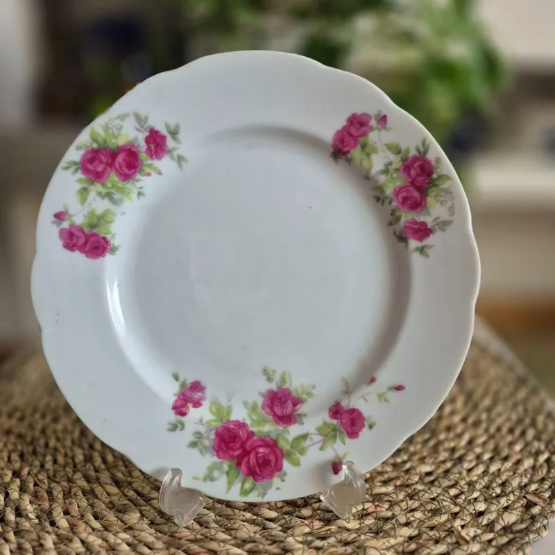 بشقاب گل سرخی قدیمی
